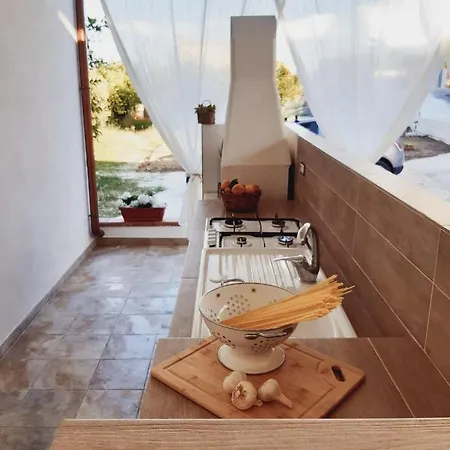 Casa Vacanze Maison Blanc אבולה